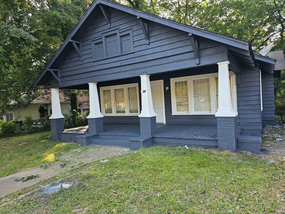 Primary Photo - 511 Calhoun Ave NE