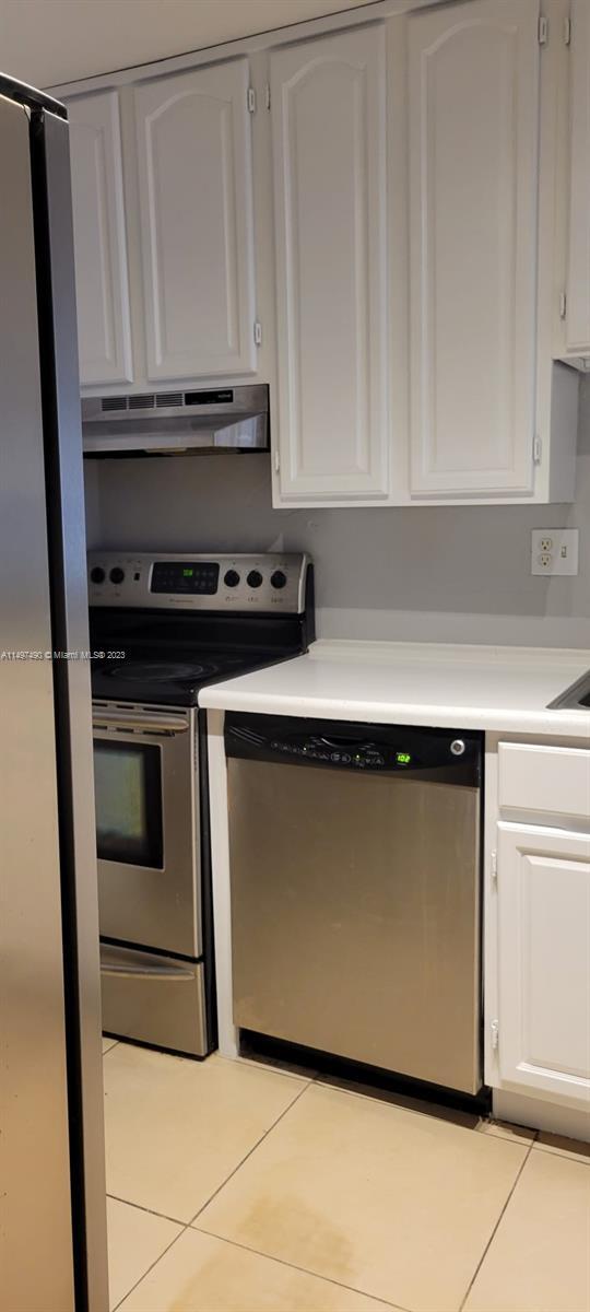 Building Photo - 8051 Colony Cir S
