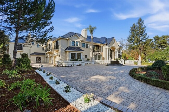 Building Photo - Luxury 10 Bedrooms, 9 Bathroom Estate for Lease in Los Gatos