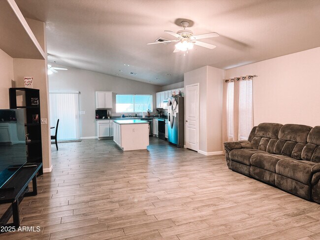 Building Photo - 16486 N 164th Dr