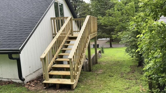 Building Photo - 260 Hickory Dr