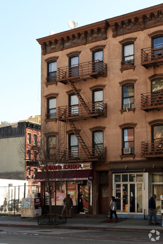 Foto del edificio - 2272 First Ave