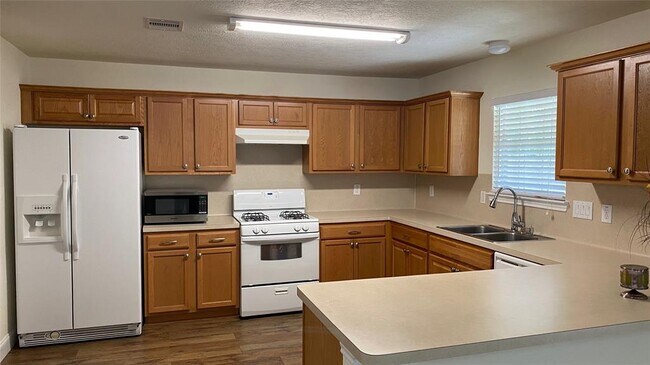 Foto del edificio - 7806 Tuhati Forest Ln