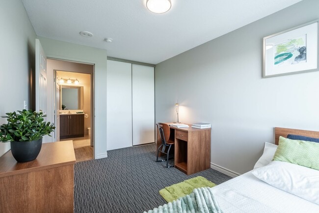 Furnished Bedroom - Collegeview Commons