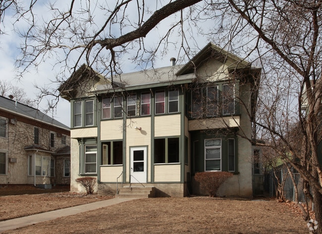 Building Photo - 2424 4th Ave