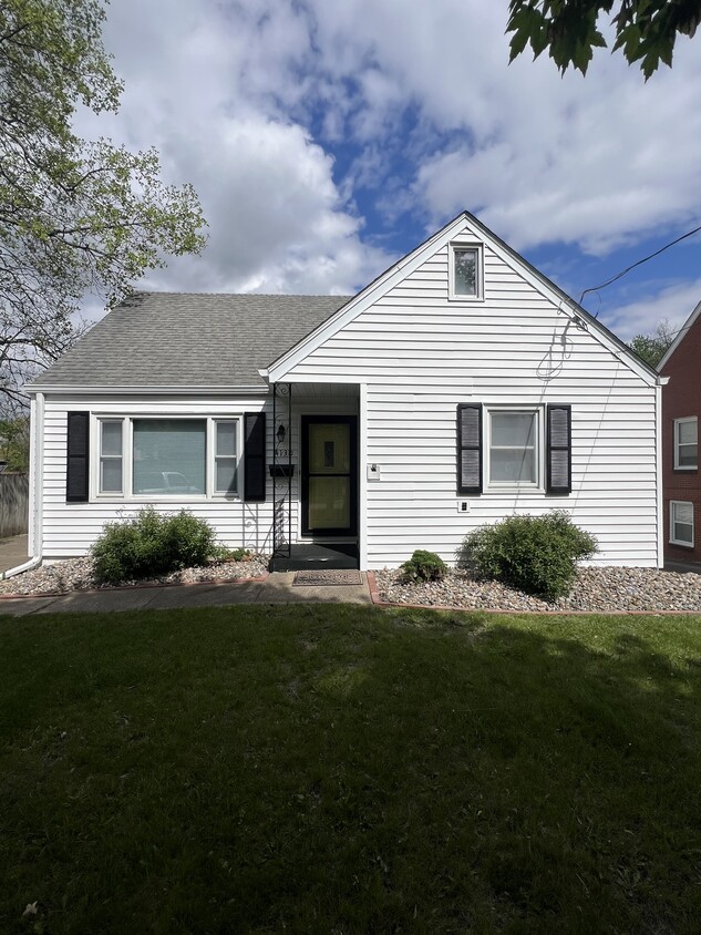 Foto principal - 4135 8th St