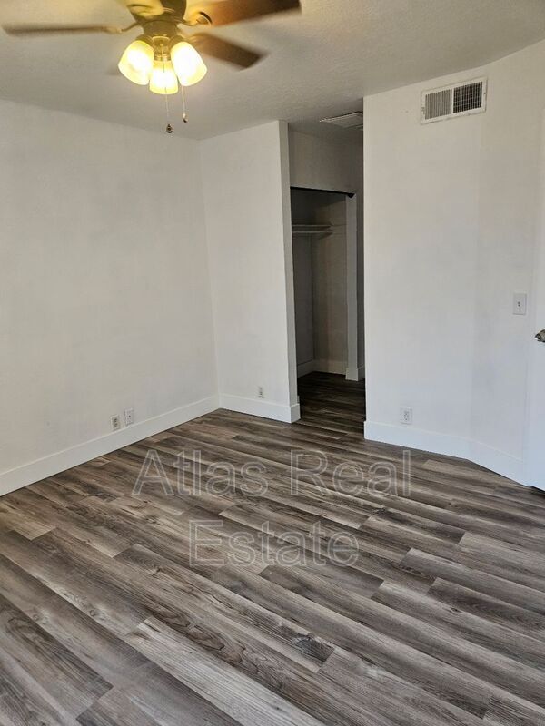 Building Photo - 2931 E Beck Ln