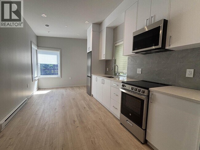 Photo du bâtiment - 4456 W 6th Ave