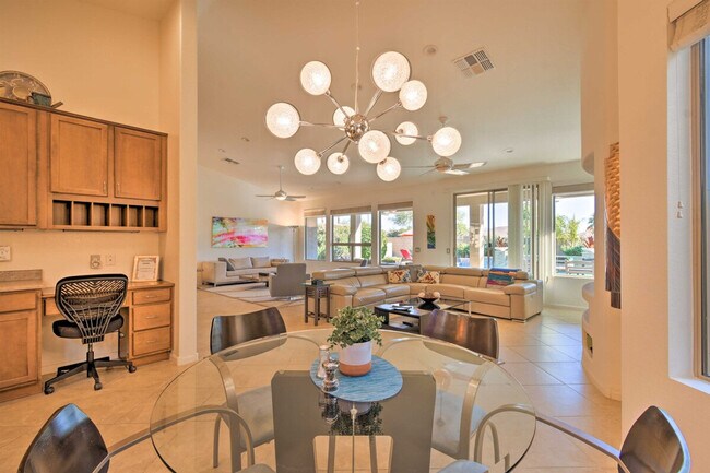 Foto del edificio - 15999 W Cambridge Ave