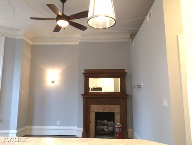 Building Photo - 509 W Wrightwood Ave