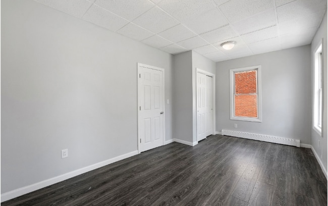 Building Photo - 812 Cranford Ave