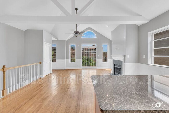 Building Photo - 7250 S Bennett Ave