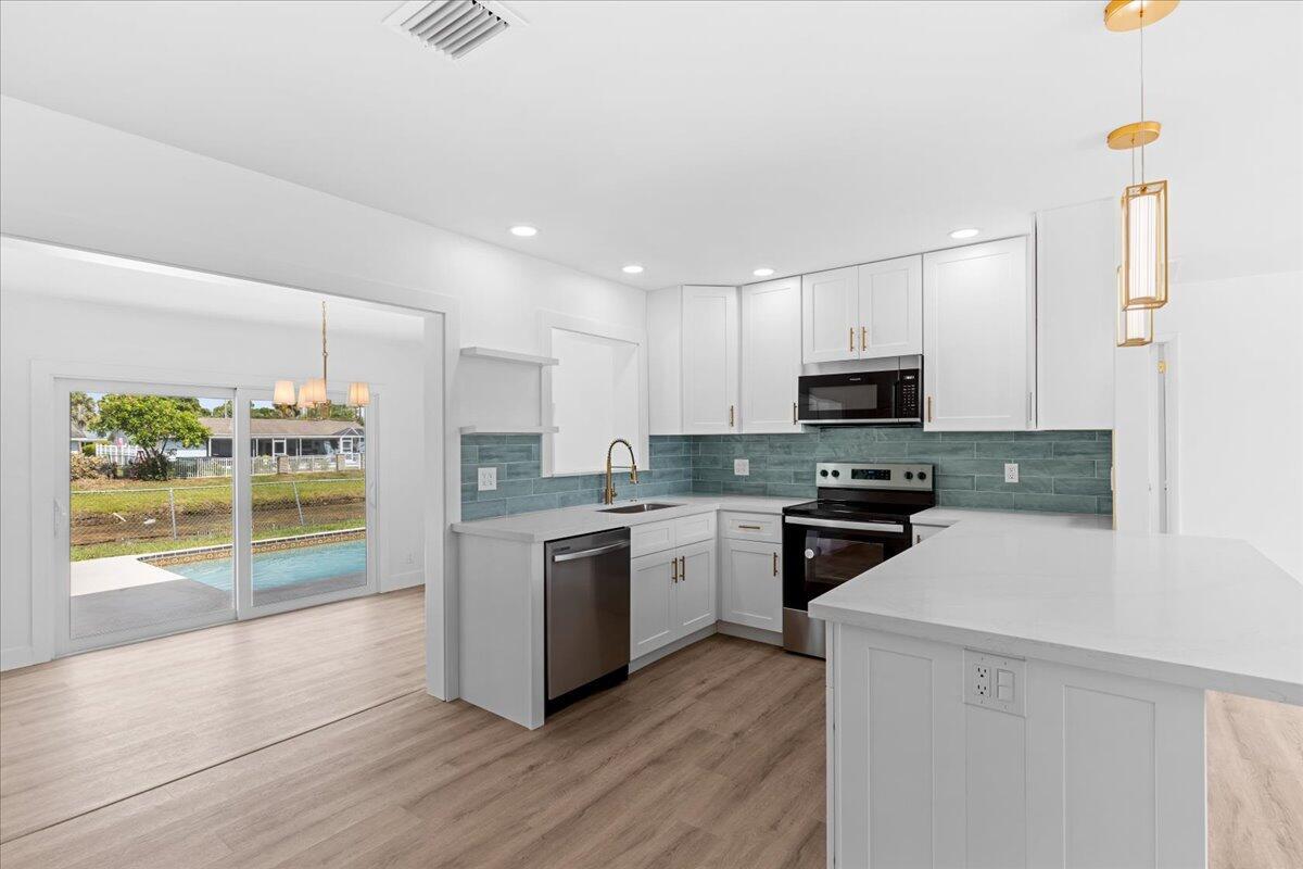 Foto principal - 533 Riverside Dr