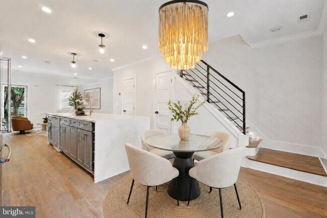 Foto del edificio - 477 Ridge St NW