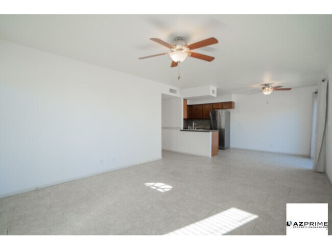 Building Photo - Beautiful 3/2 Condo in the Heart of Founta...