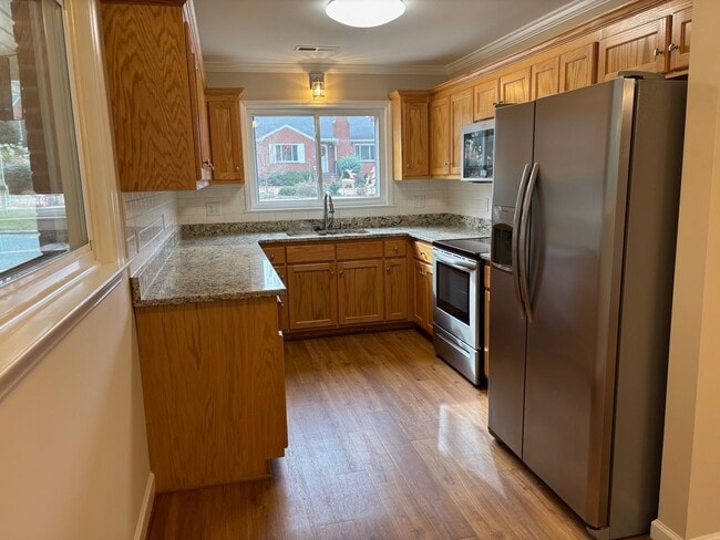 Foto del edificio - 4 bed, 2 bath brick home located in Asheboro