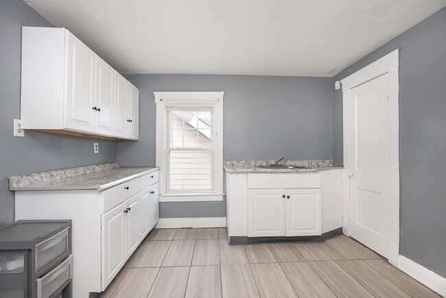 Foto del edificio - 2827 Avondale Ave