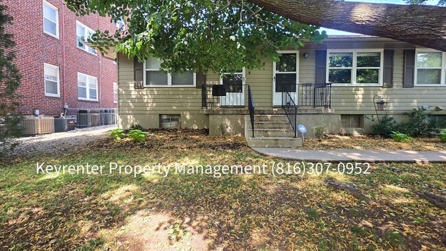 Building Photo - 4308 Oak St