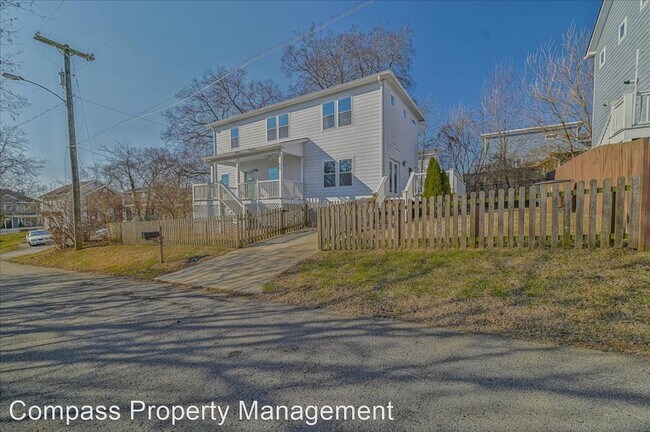 Building Photo - 3 br, 2.5 bath House - 3109 Anderson Place
