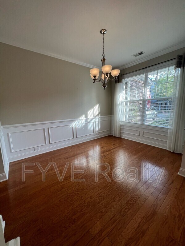 Building Photo - 3551 Bagley Dr