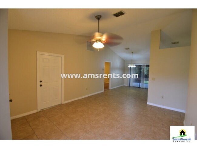 Nice 4 bedroom 2 bathroom with 2 car garag... - 4