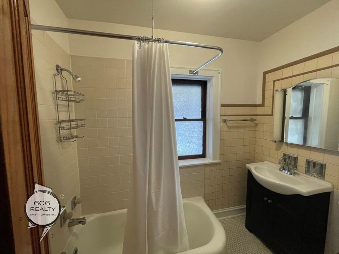 Foto del edificio - 3148 N Linder Ave