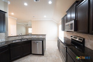 Building Photo - 229 Primrose Way