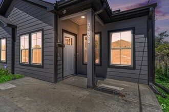 Building Photo - 4645 Larkspur St
