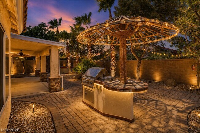Foto del edificio - 8744 Frasure Falls Ave