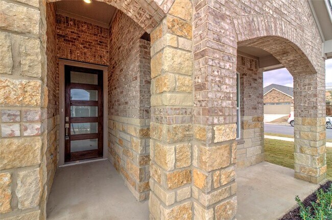 Building Photo - 681 Peace Pipe Way