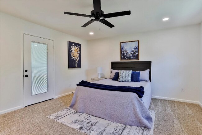 Foto del edificio - 5812 Waltham Ave