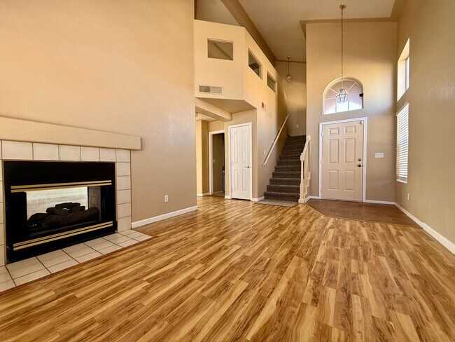 Foto del edificio - Fantastic 3 bed/2.5 bath in the Northwest ...