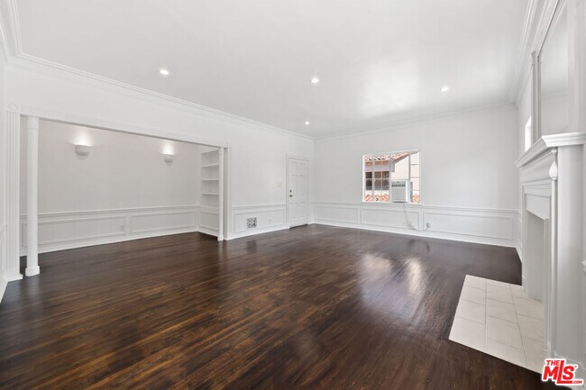 Building Photo - 148 S Camden Dr