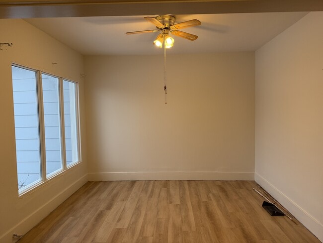 Photo du bâtiment - 410 Leslie Ave