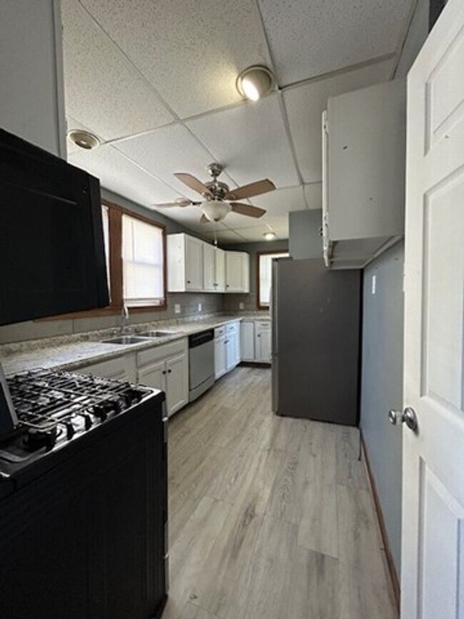 Foto del edificio - 1329 Oxford Ave NW