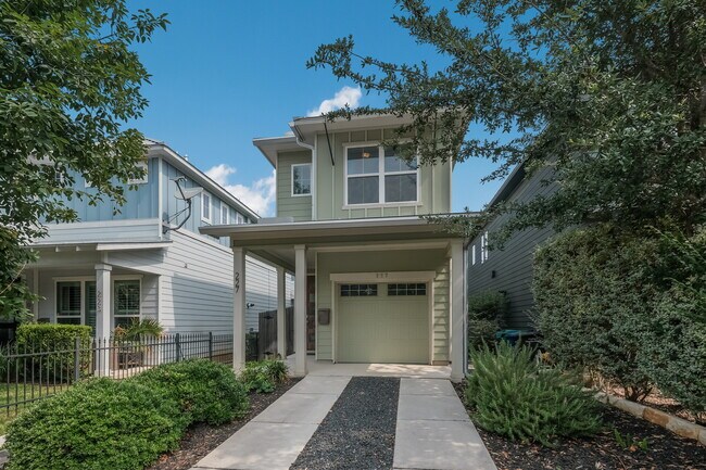 Building Photo - 227 Claremont Ave