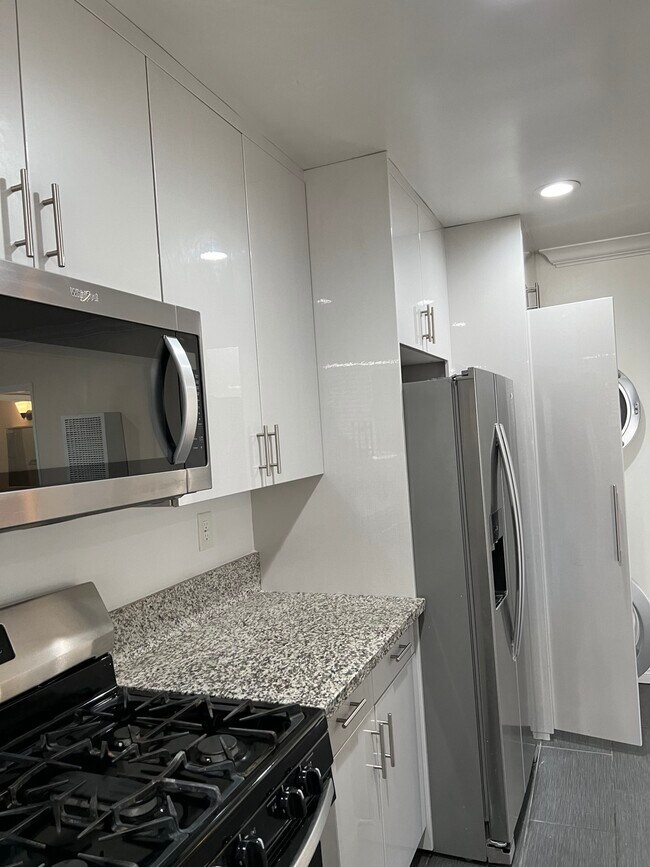 Foto del edificio - 522-528 N Alexandria Ave