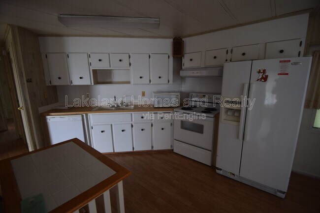 Foto del edificio - 1567 Longbow Dr