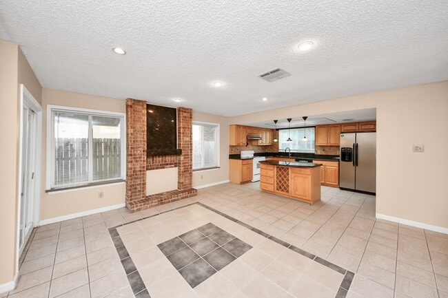 Foto del edificio - 12707 Corona Ln