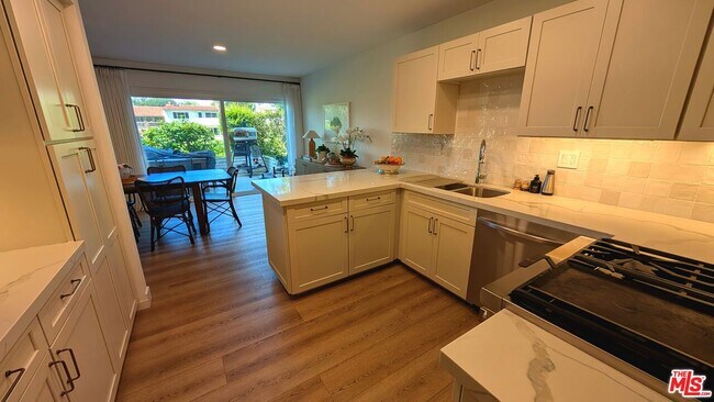 Foto del edificio - 2129 Vista Laredo