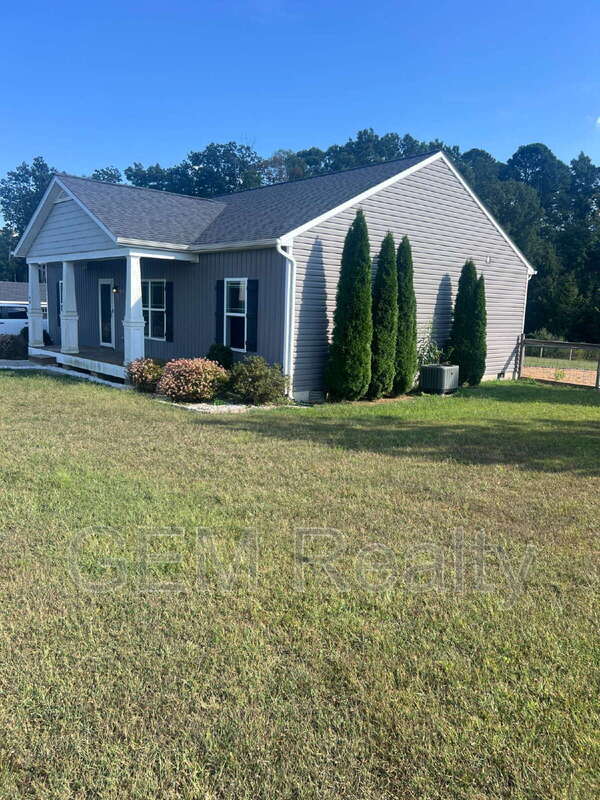 Building Photo - 90 Hickory Ridge Cir