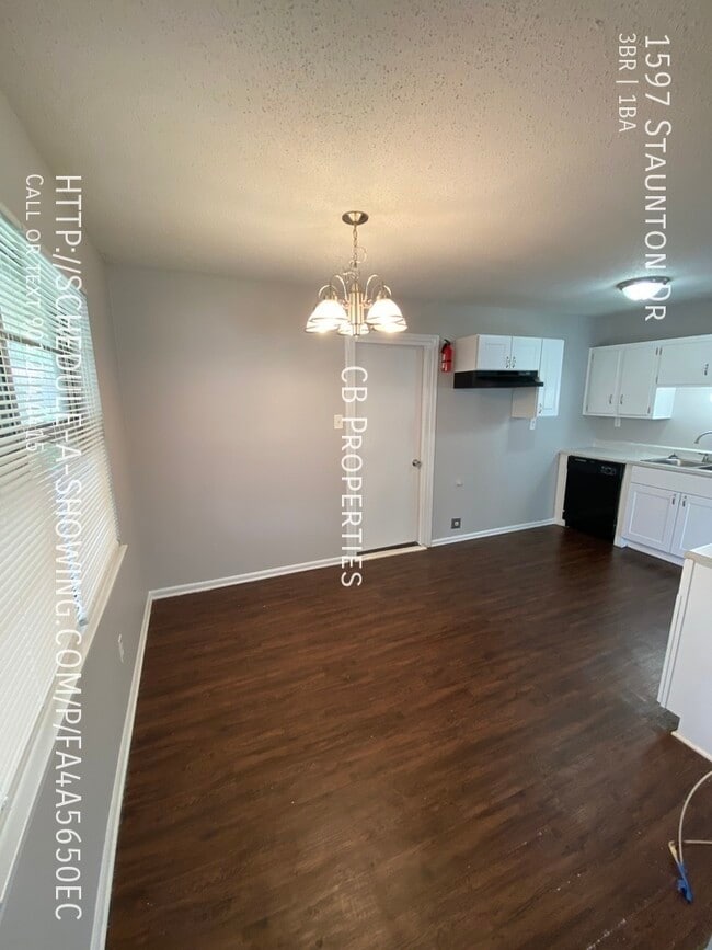 Building Photo - 1597 Staunton Dr