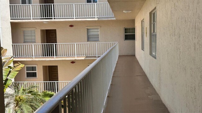 Building Photo - 7725 SW 86th St