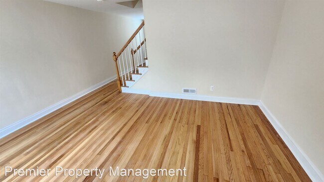 Building Photo - 2 br, 1.5 bath House - 3572 Dudley Avenue