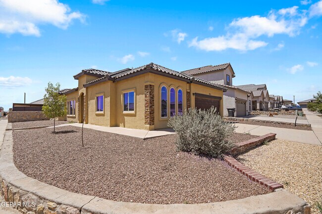 Building Photo - 901 Betton Pl