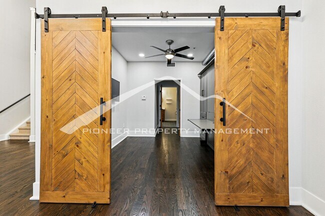 Foto del edificio - Spacious LoHi Condo with Washer/Dryer and ...