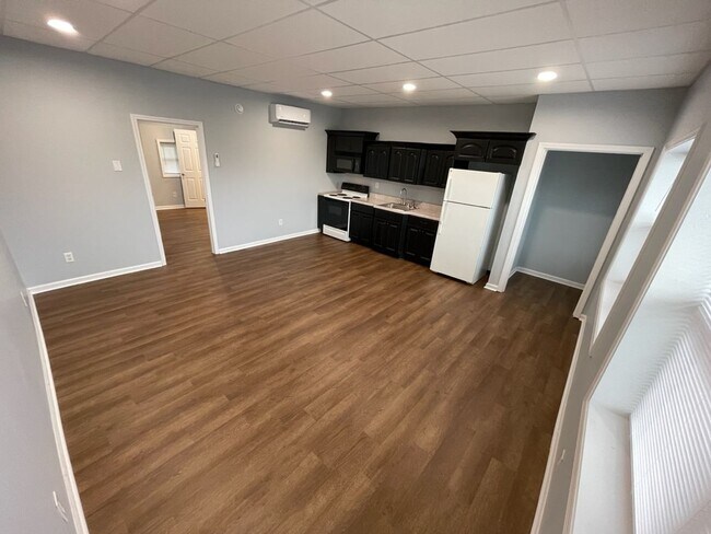Building Photo - 135 Jefferson Street 3-Plex