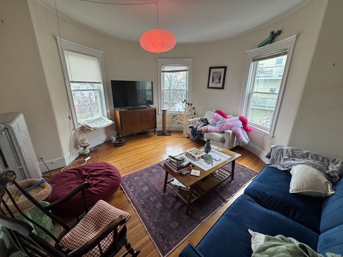 Photo - SEPT 2026-Sweet Porter Sq 4 bed, Pets ok, No Broker Fee!