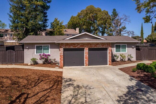 Building Photo - 119 Dardanelli Ln.