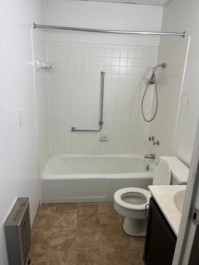 Bathroom - Windsor Manor